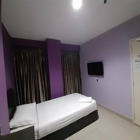 Hotel Zamburger Kota Damansara Exterior photo
